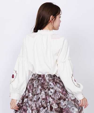 Gerbera Embroidery Volume Sleeve Blouse