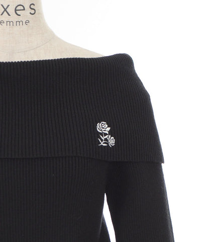 Rose Embroidery Off-Shoulder Knit