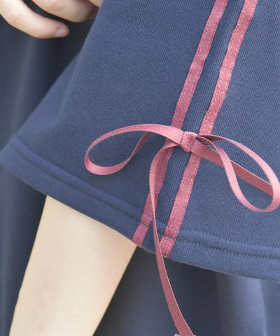 Ribbon Line Zip Sweatshirt