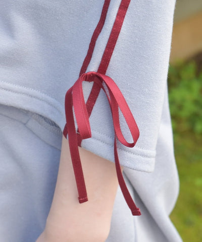 Ribbon Line Zip Sweatshirt
