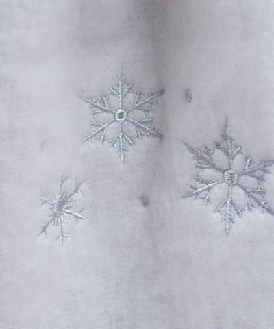 Snowflakes Embroidery Stoll