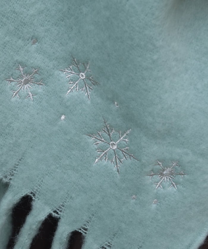 Snowflakes Embroidery Stoll