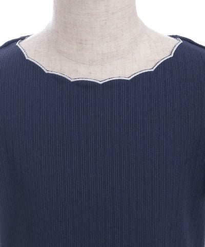 Ribbon & Scalloped Top