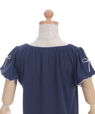 Ribbon & Scalloped Top
