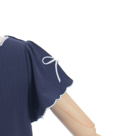 Ribbon & Scalloped Top