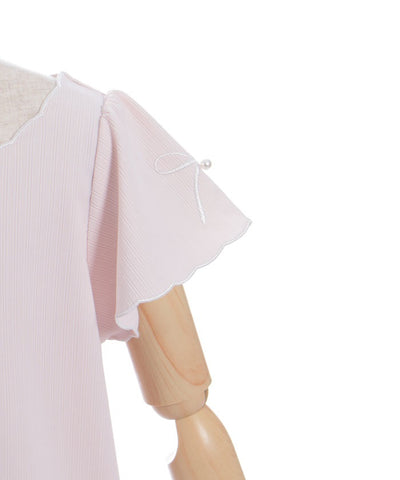 Ribbon & Scalloped Top