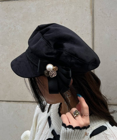 Velour Casquette with Brooch