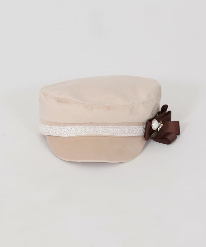 Velour Casquette with Brooch