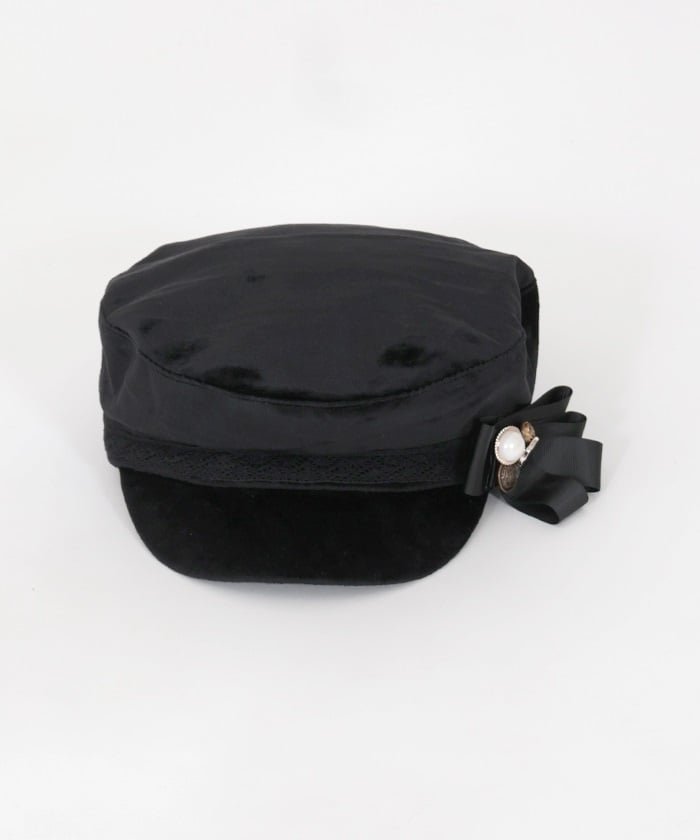 Velour Casquette with Brooch