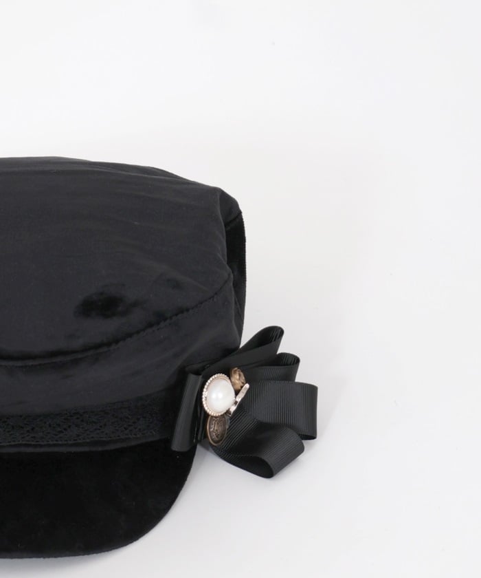 Velour Casquette with Brooch
