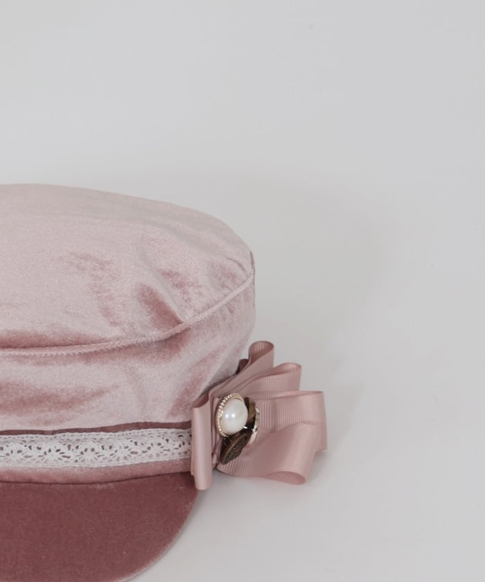 Velour Casquette with Brooch