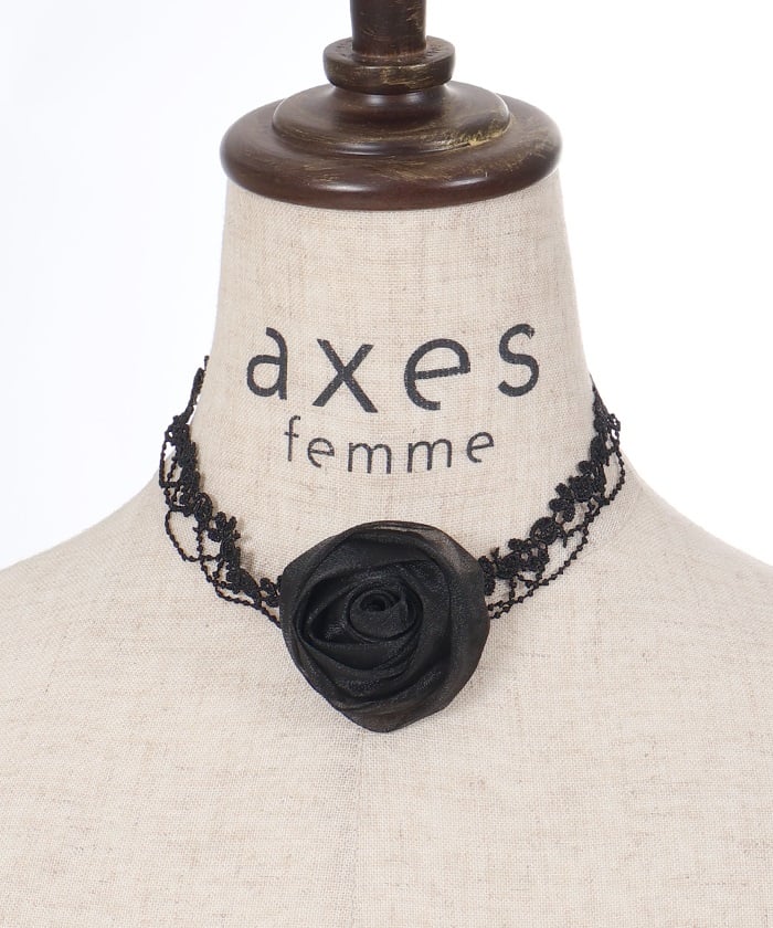 Rose Choker