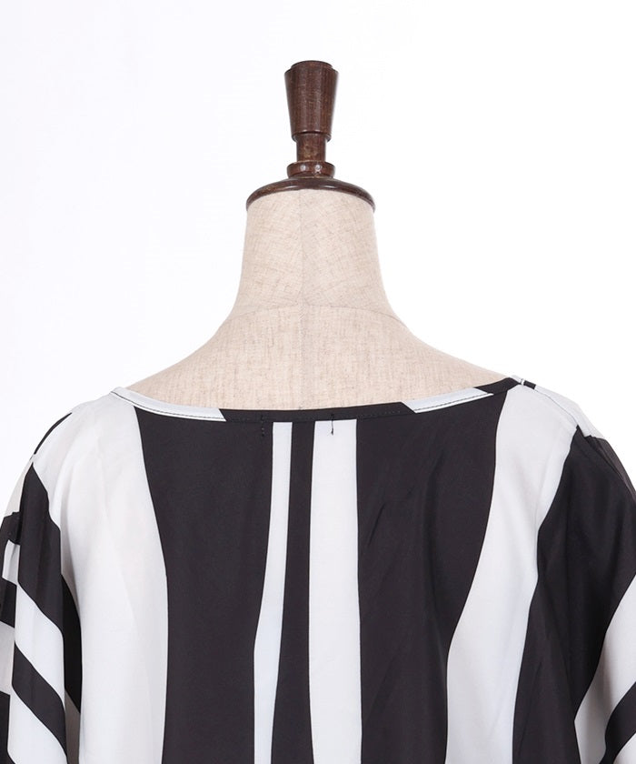 Deformed Striped Big Pullover