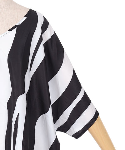 Deformed Striped Big Pullover