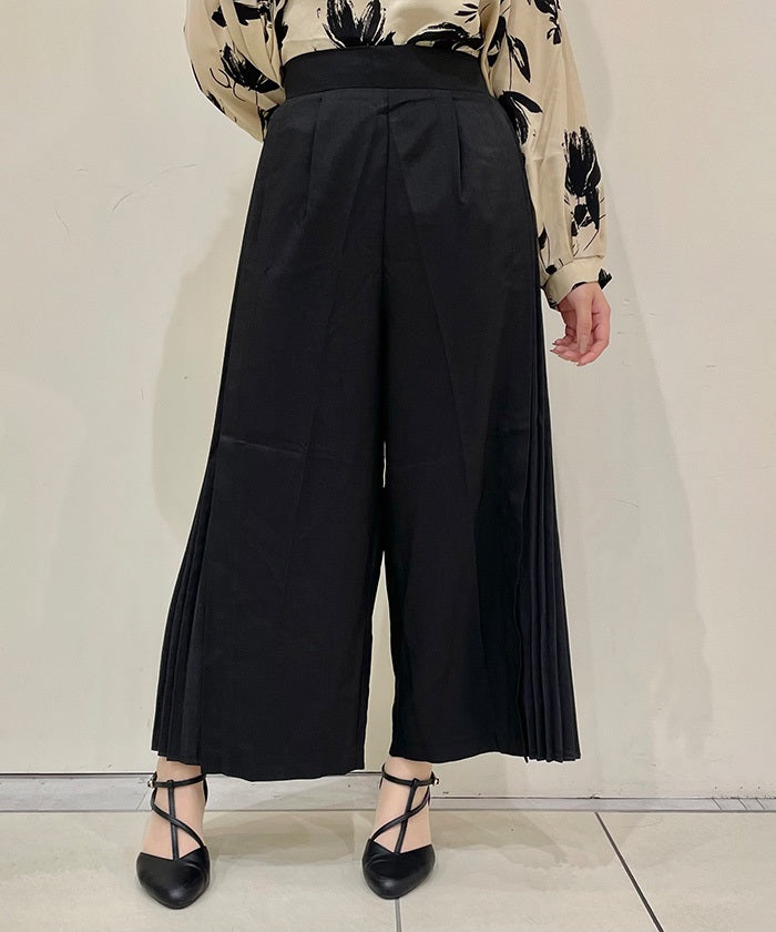 Contrast Fabric Side Pleated Pants