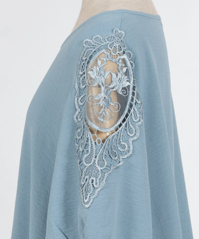 Shoulder Lace Motif Pullover