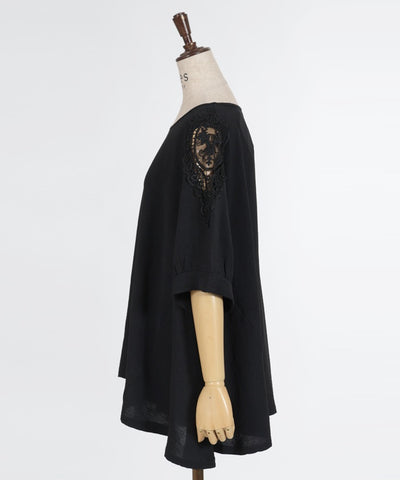 Shoulder Lace Motif Pullover