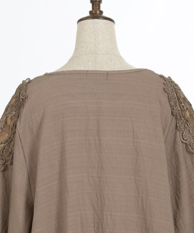 Shoulder Lace Motif Pullover