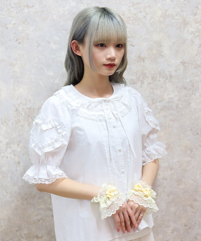 Heart Frill Puff Sleeve Blouse