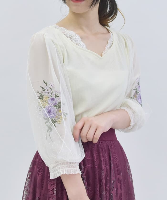 Flower Bouquet Embroidery Pullover