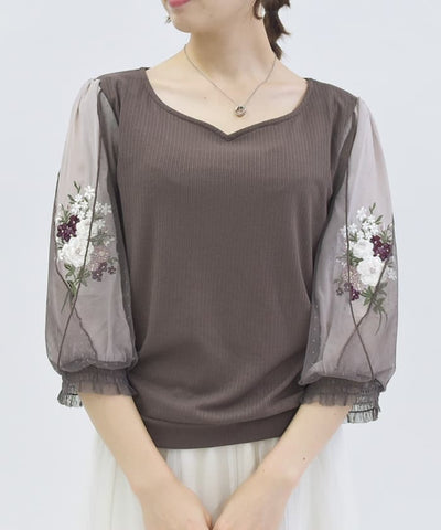 Flower Bouquet Embroidery Pullover