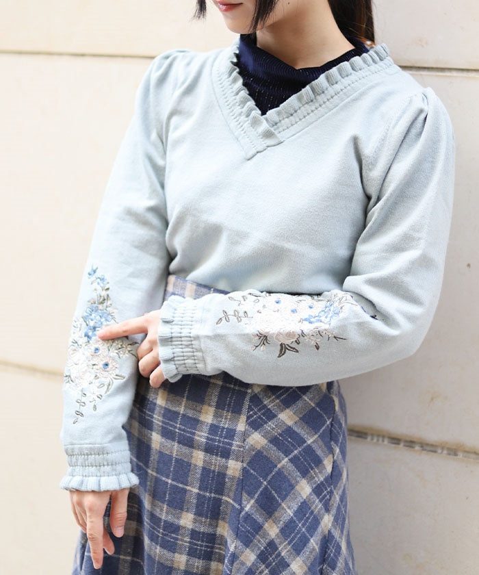 Flower Embroidery Sleeve V-Neck Knit