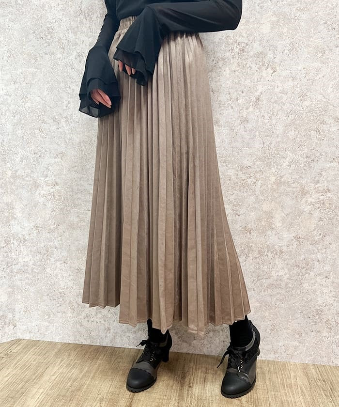 Cut & Sewn Suede Pleated Skirt