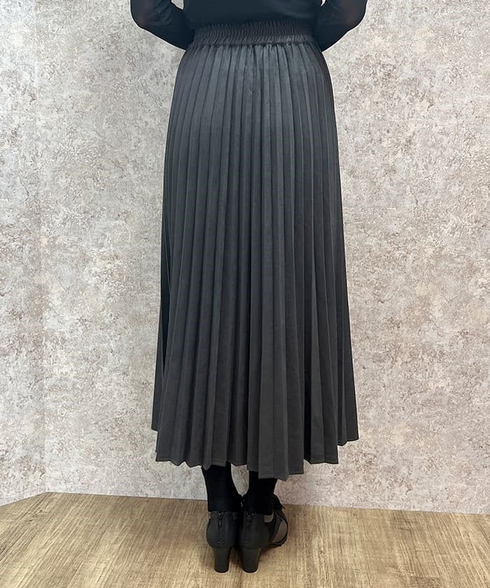 Cut & Sewn Suede Pleated Skirt