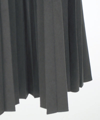 Cut & Sewn Suede Pleated Skirt