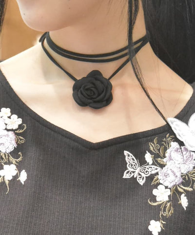 Flower Motif Choker