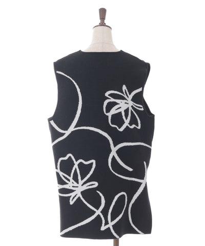 Flower Jacquard Pattern Knit Vest