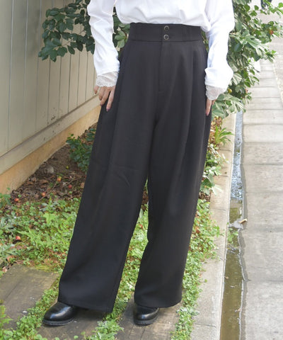 Two Tuck Semi Wide Pants