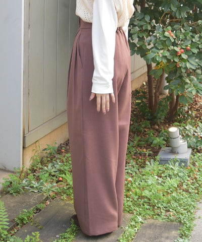 Two Tuck Semi Wide Pants