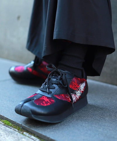 Higanbana Embroidery Tabi Sneakers