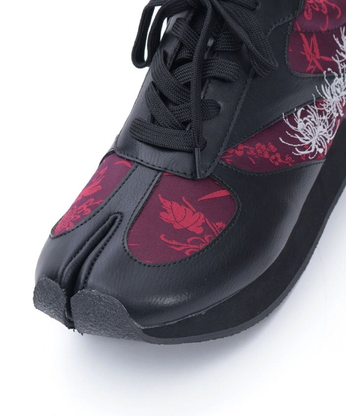 Higanbana Embroidery Tabi Sneakers