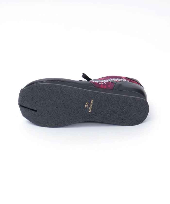 Higanbana Embroidery Tabi Sneakers