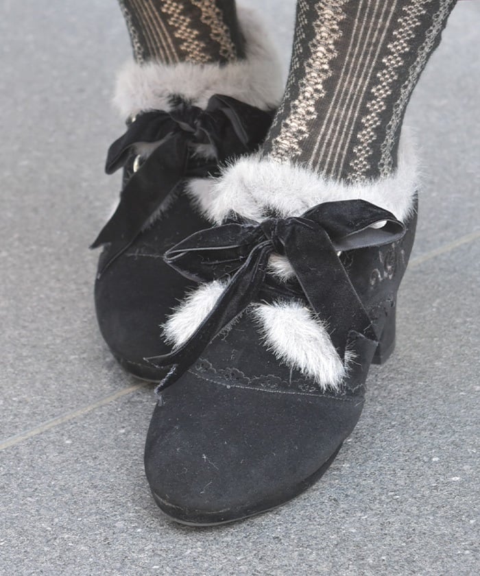 Embroidery Color Scheme Fur Bootie