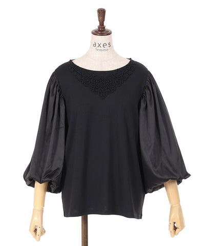 Balloon Sleeve Cut-and-Sewn Pullover with Lace