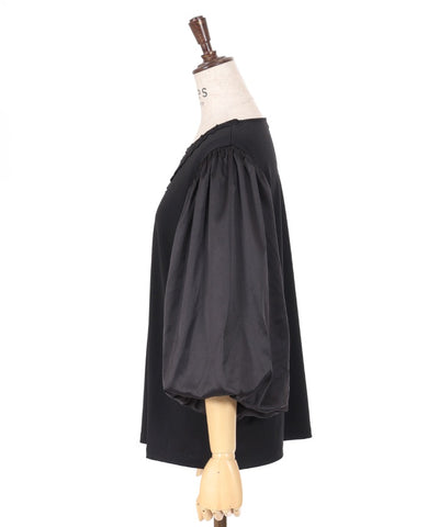 Balloon Sleeve Cut-and-Sewn Pullover with Lace