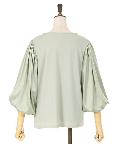 Balloon Sleeve Cut-and-Sewn Pullover with Lace