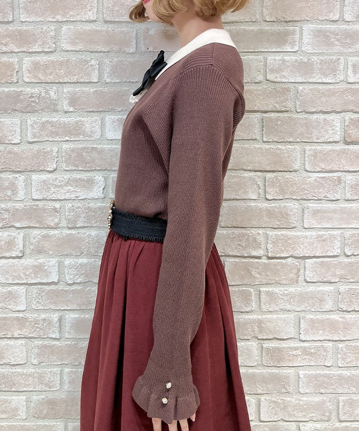 Bicolor Collar Knit Top with Brooch