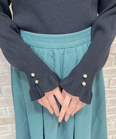 Bicolor Collar Knit Top with Brooch