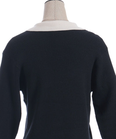 Bicolor Collar Knit Top with Brooch