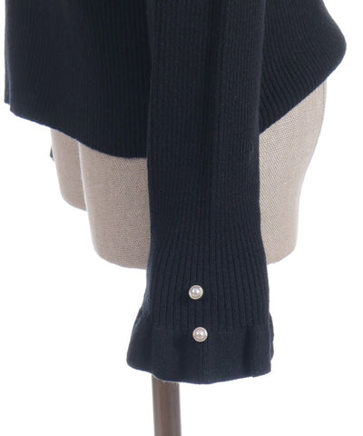 Bicolor Collar Knit Top with Brooch