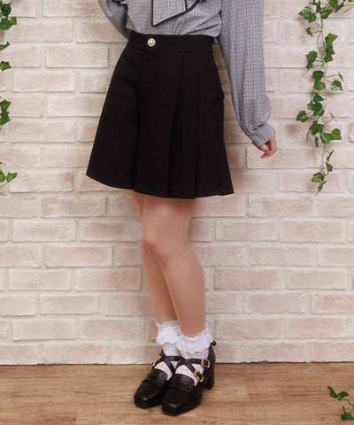 Back Lace Design Short Pants