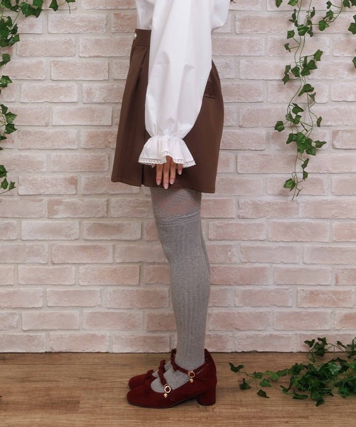 Back Lace Design Short Pants