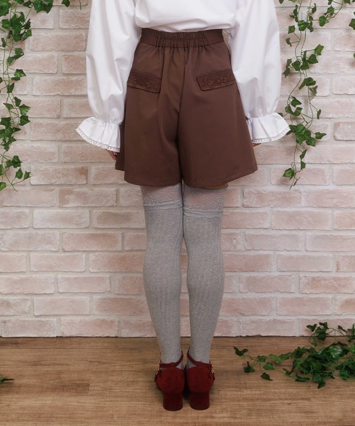 Back Lace Design Short Pants