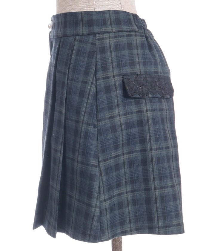 Back Lace Design Short Pants