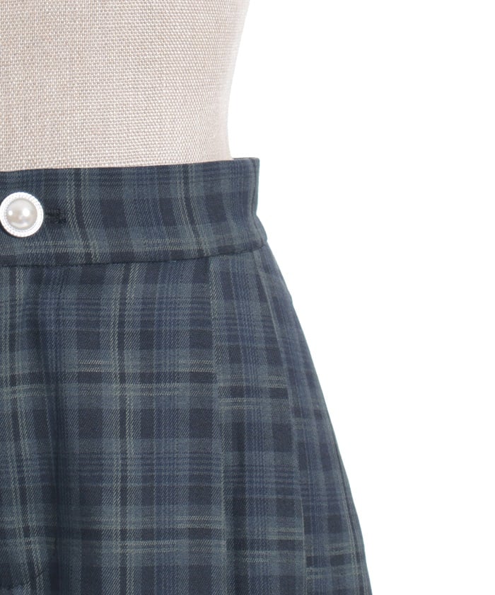 Back Lace Design Short Pants