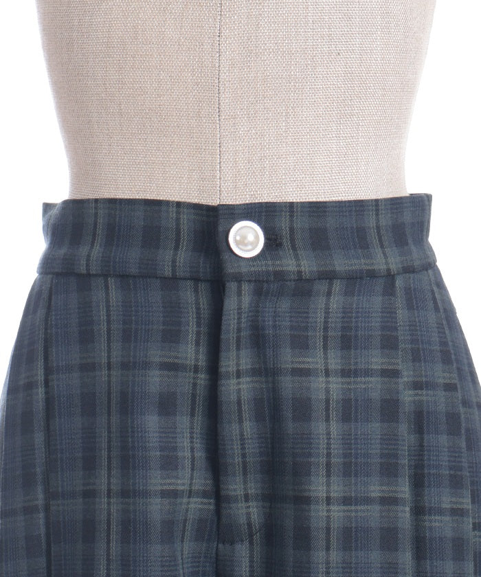 Back Lace Design Short Pants